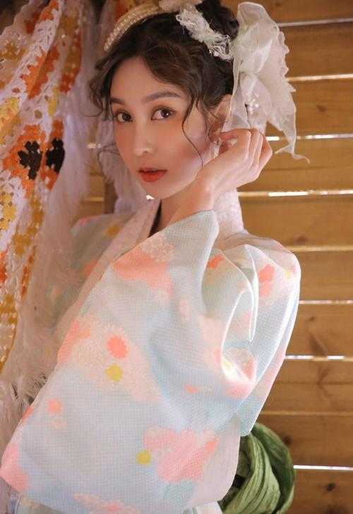 离婚后前妻桃花泛滥（离婚后前妻桃花泛滥是谁写的）